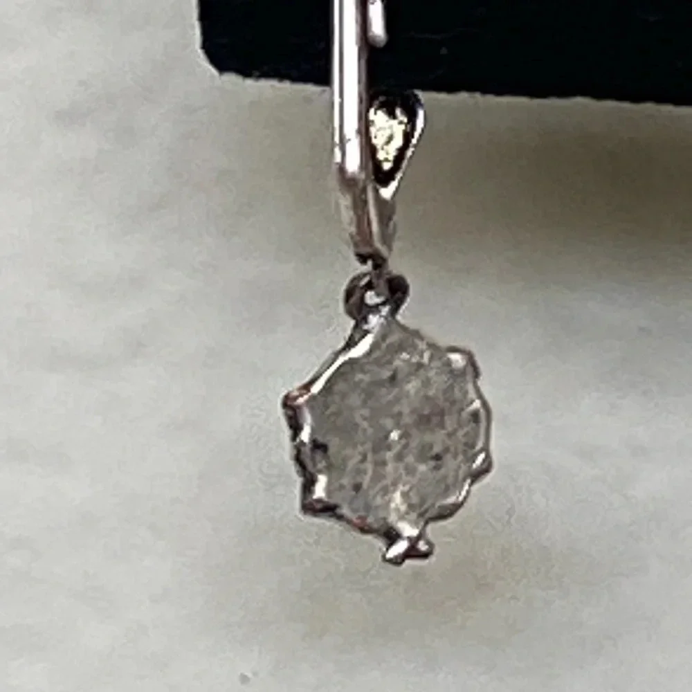 Simple sweet little flower with pink and clear crystal earrings